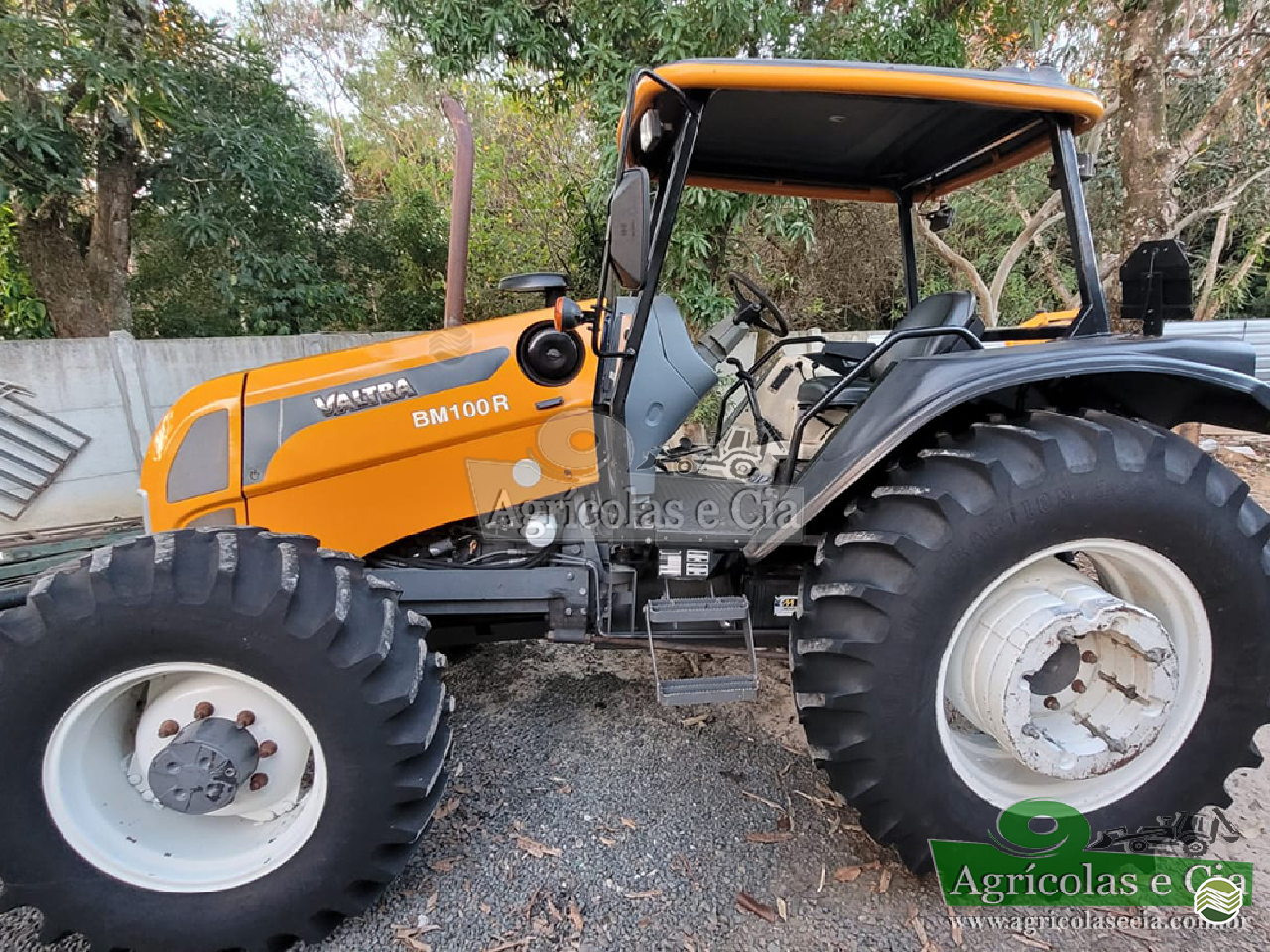 TRATOR VALTRA VALTRA BM 100 Tração 4x4 Agricolas e Cia RIO DAS PEDRAS SÃO PAULO SP